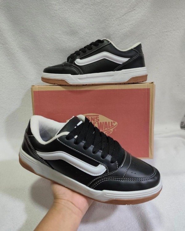 Producto - Vans Hylade Cuero Negro