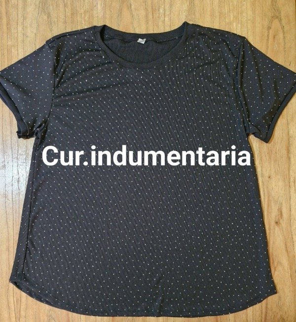 Producto - Remera con strass