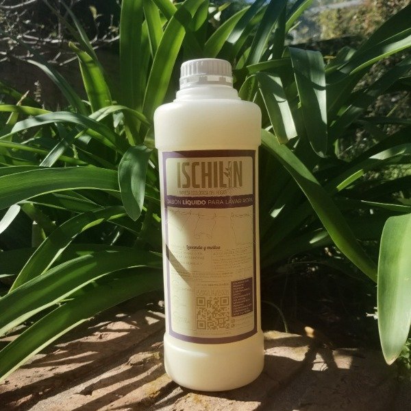 Producto - Jabón Líquido para ropa Biodegradable y Pastoril 1L - Ischilin