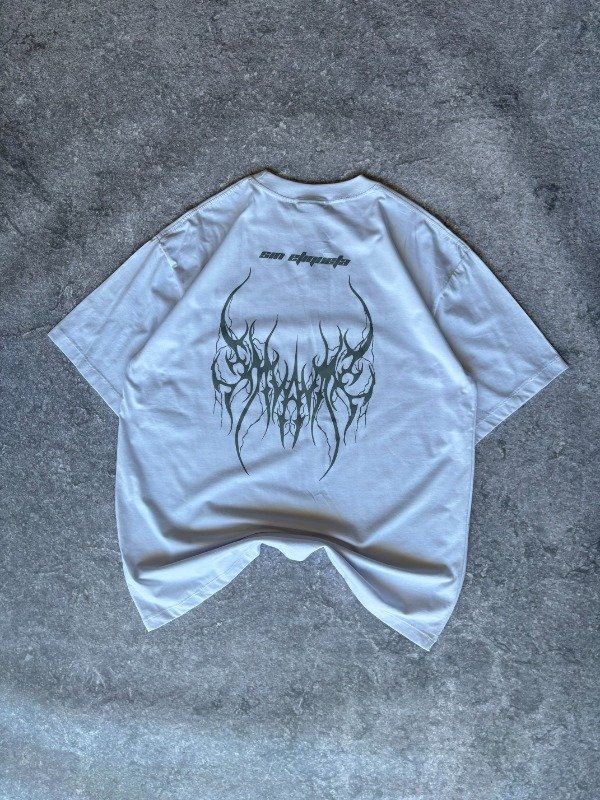 Producto - REMERA OVERSIZE GOTIC BLANCA