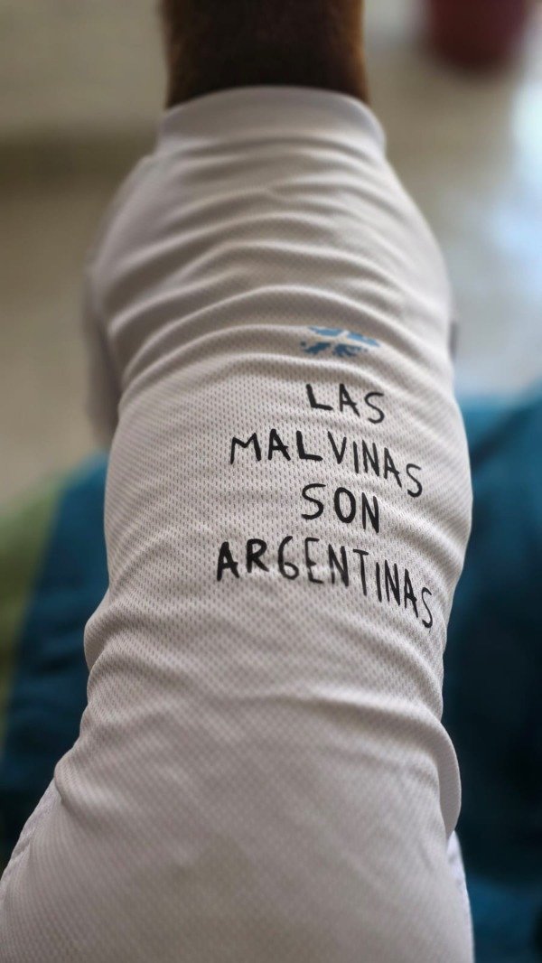 Producto - Remera "LAS MALVINAS SON ARGENTINAS" - 0