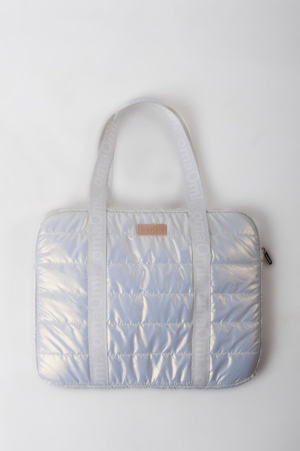 Producto - Porta notebook puffer DORIS ESSENTIALS blanca metalizada