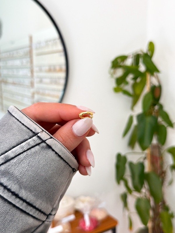 Producto - Ear cuff acero dorado enrollado textura