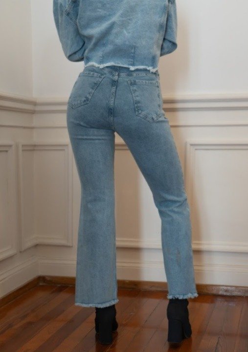 Producto - PANTALON CROPPED RECTO CELESTE - 1