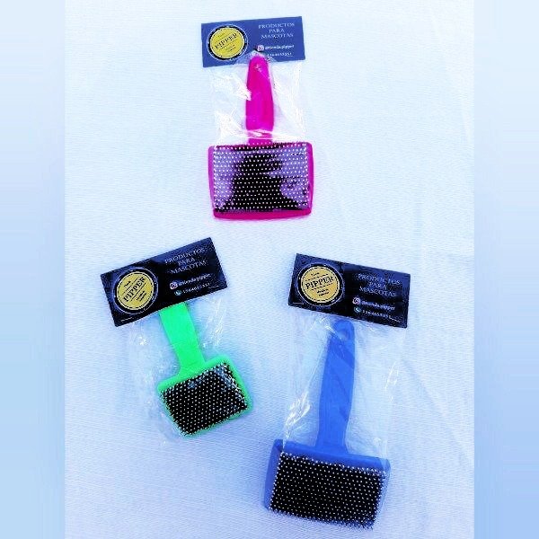 Producto - Cardina plástica cuadrada chica y grande