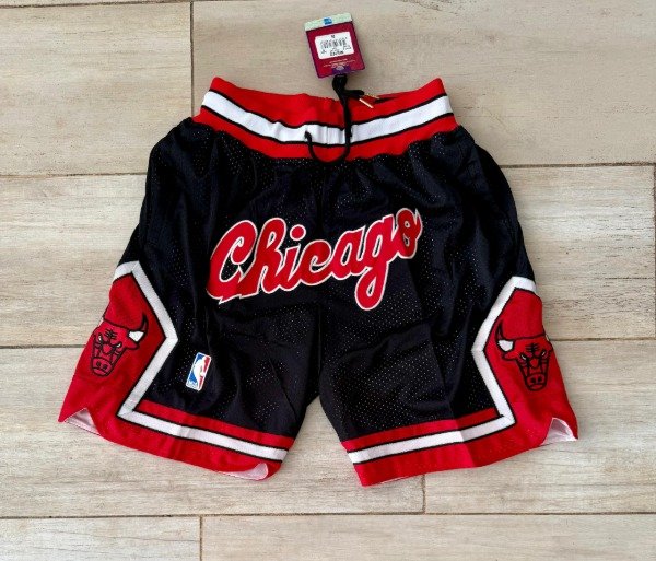 Producto - Short NBA Chicago Bulls Negro con detalles rojos