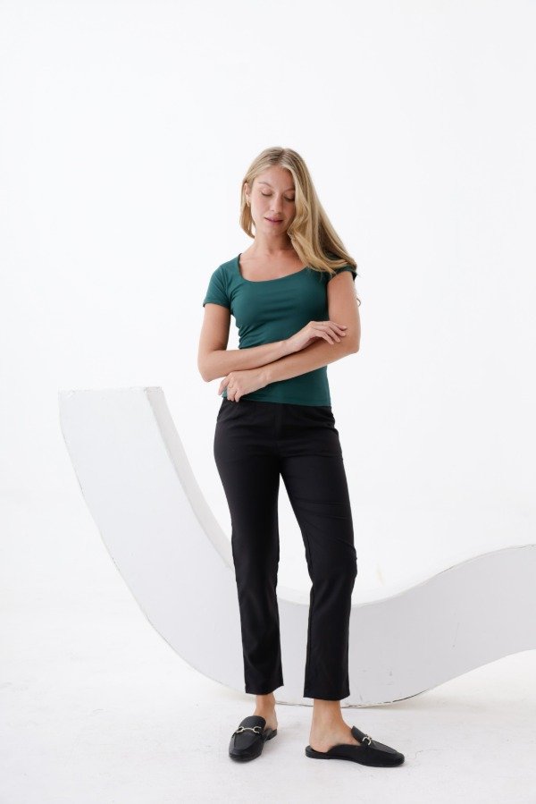 Producto - Remera Daisy cuello cuadrado