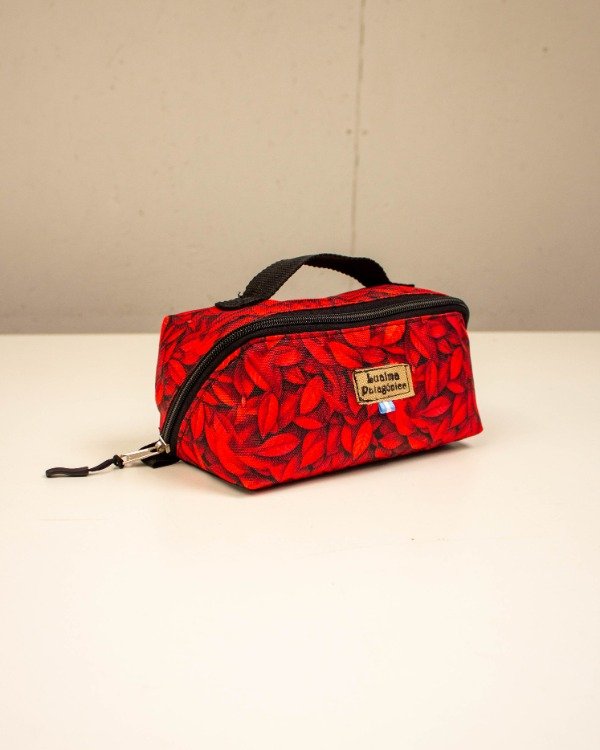 Producto - Cartuchera CUBO estampado hojas rojas