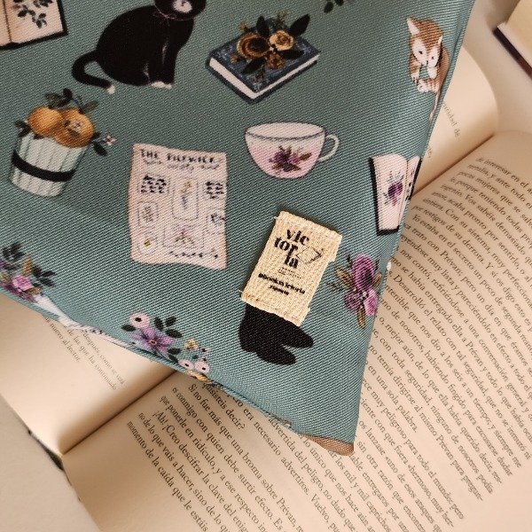 Producto - Funda para libros estándar Gatitos Verdes IMPERMEABLE - 3