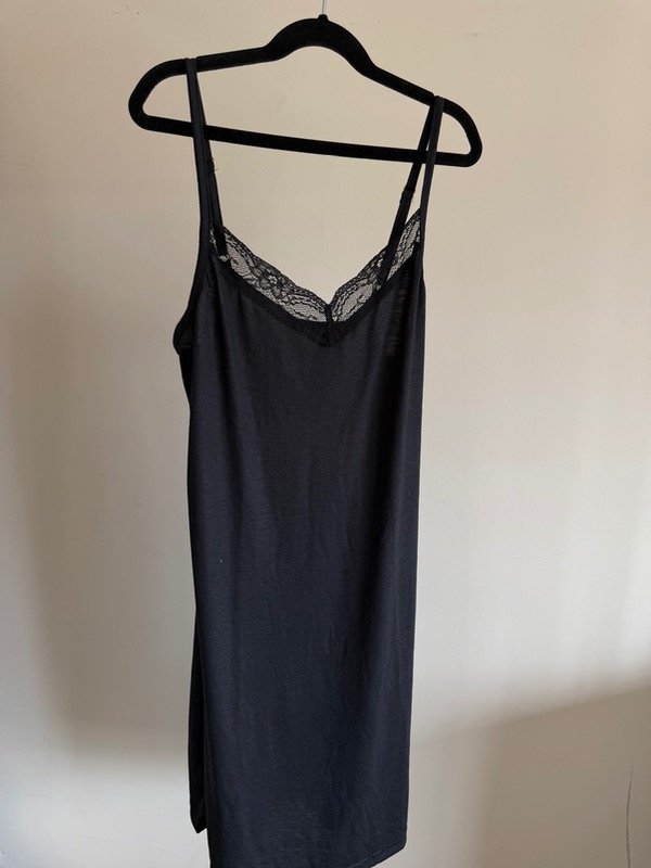 Producto - Camisón Basic negro con puntilla - 1