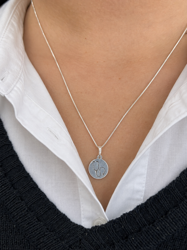 Producto - Cadena de plata 925 con dije estetoscopio