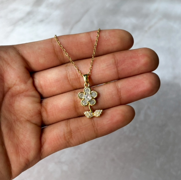 Producto - Collar florcita dorada