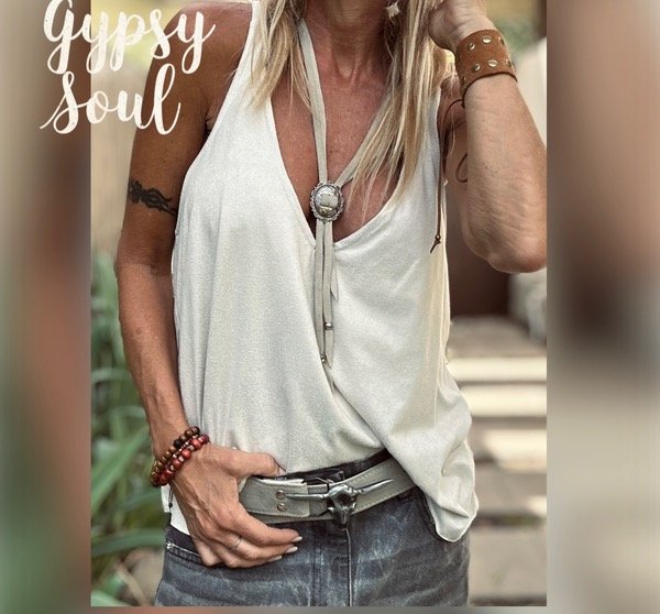 Producto - Musculosa V crema