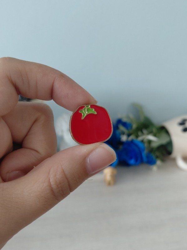 Producto - Pin metalizado - Tomate #0446