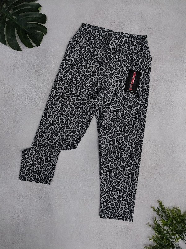 Producto - Calza capri estampada - ZACHA