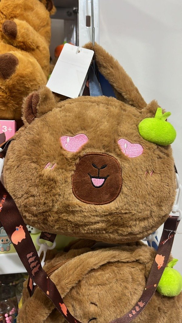 Producto - cartera de peluche capybara