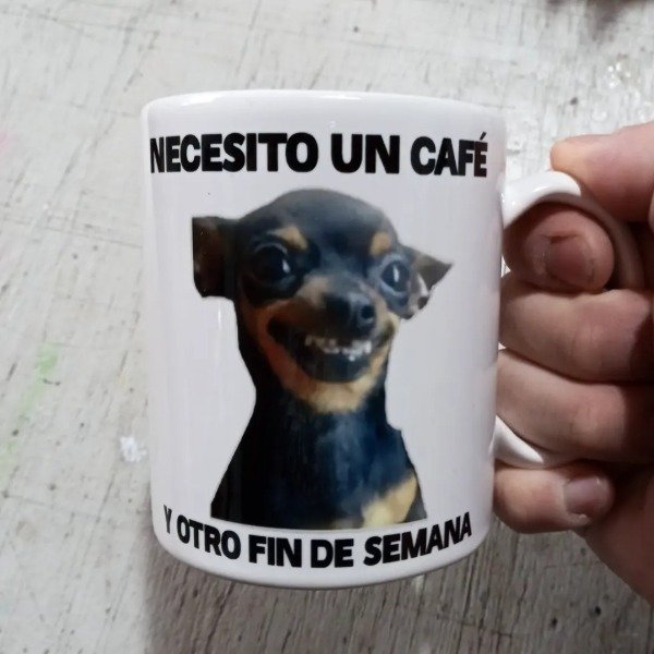 Producto - Taza Cerámica Necesito un café y otro fin de semana