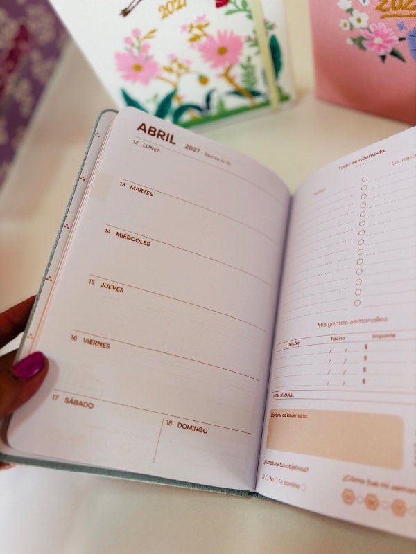 Producto - Agenda bordada 2027 - 4