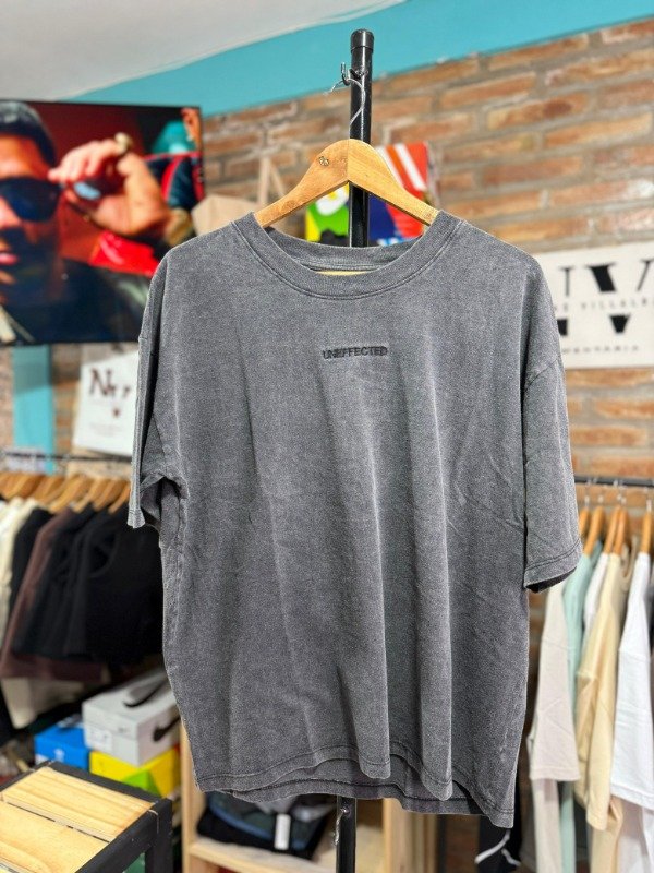 Producto - REMERA PRELAVADA BORDADO CHICO