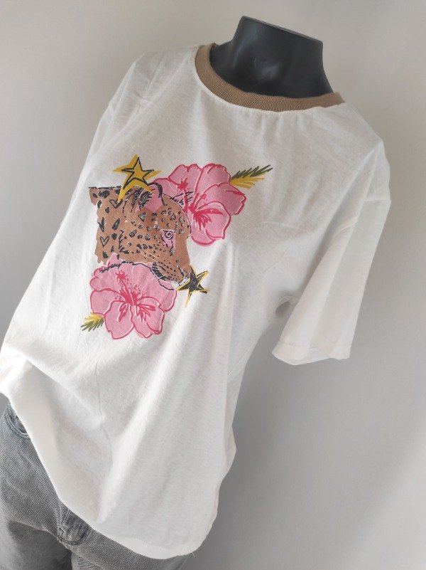 Producto - REMERA FLOR
