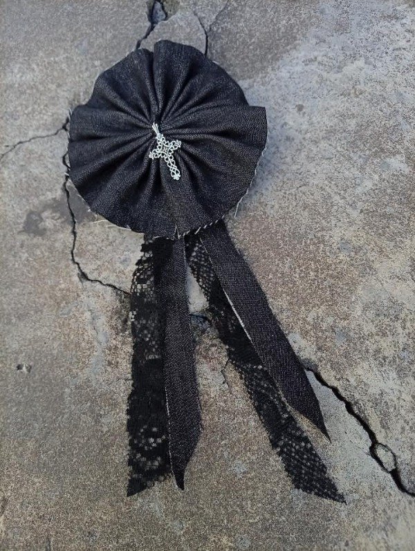 Producto - Cocarda goth