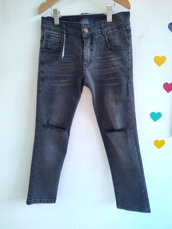 Producto - Jean negro con detalle en la rodilla TALLE 8