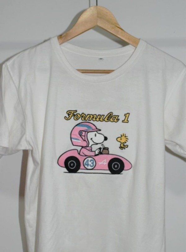 Producto - Remera Colapinto versión Snoopy Rosado