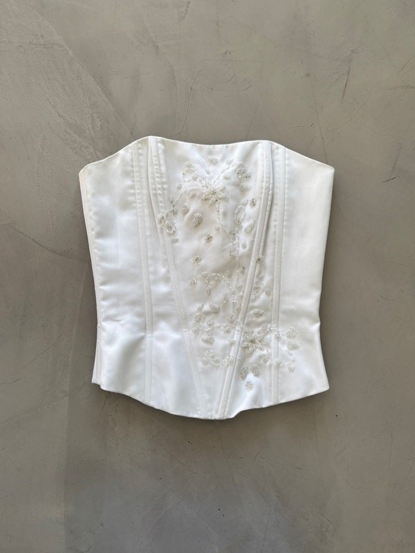 Producto - corset blanco bordado 02
