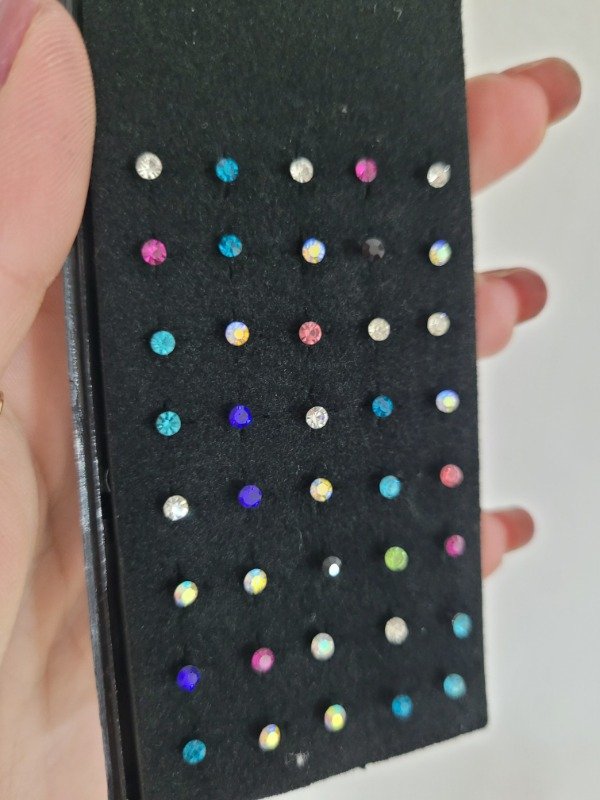 Producto - Piercing nostril strass de colores - rulito AQ