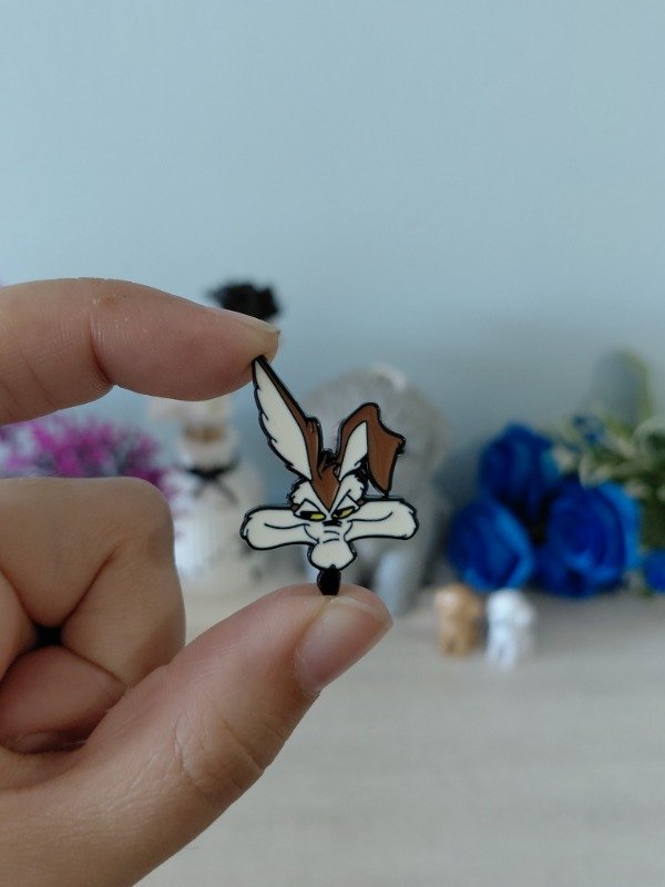 Producto - Pin metalizado - Coyote #0786