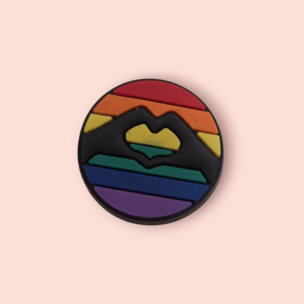 Producto - Pin Manos Corazon Gay