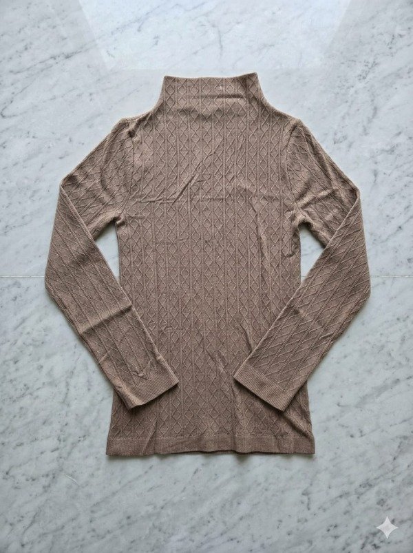 Producto - Camiseta Termica Linda Luna con cuellito Beige Talle unico