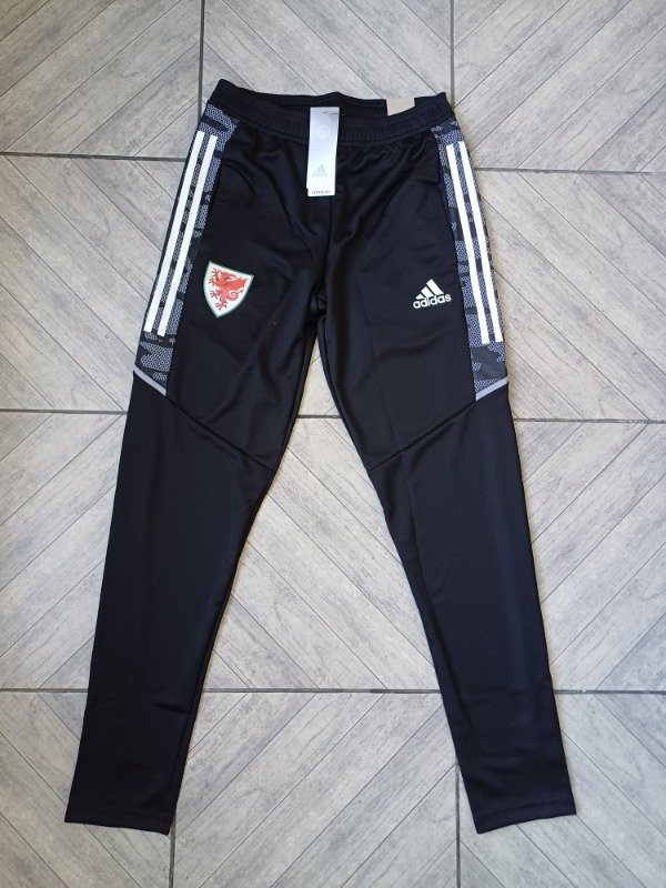Producto - Pantalón selección de Gales - Adidas