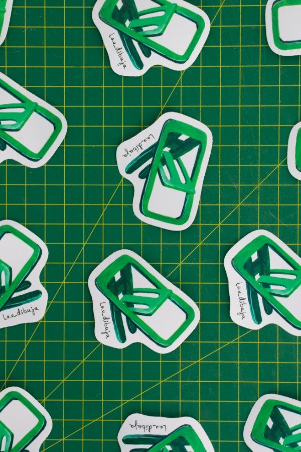 Producto - Sticker Silla Plaka - Ricardo Blanco