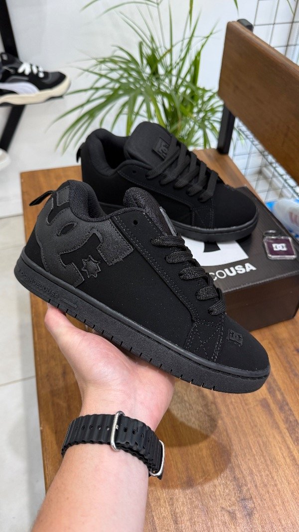Producto - DC Court Graffik Total Black