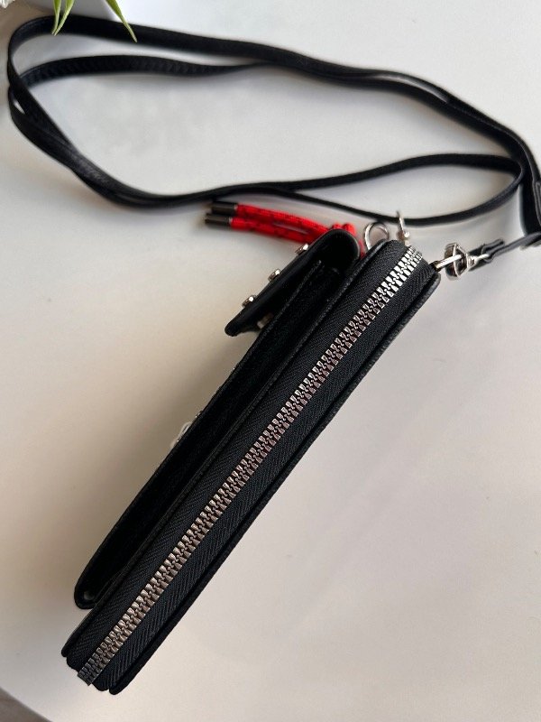 Producto - PhoneBag Oreiro Tachas Negra - ecocuero - 1
