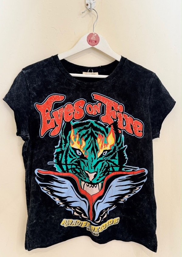 Producto - Remera JAZMIN CHEBAR (1) Eyes On Fire - 0
