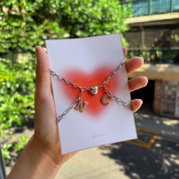 Producto - Pulseras con iniciales e imán de corazón para compartir