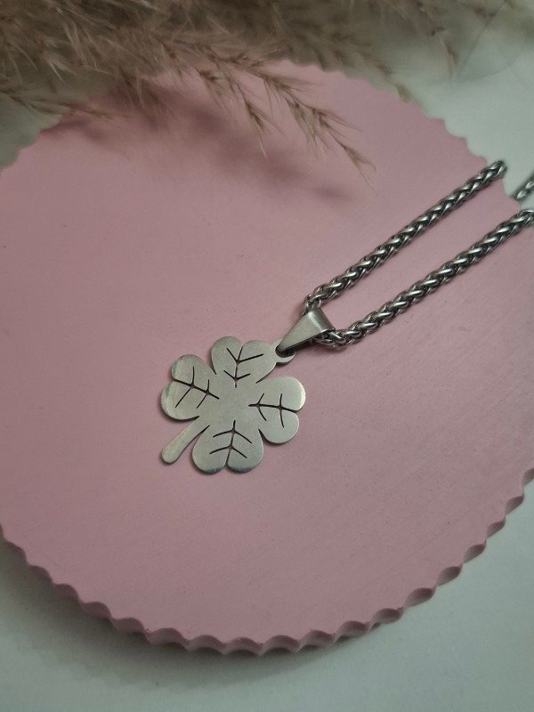 Producto - Collar Trébol