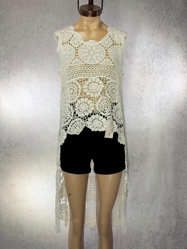 Producto - REMERA INDIRA BLANCA PLAYERA CALADA LARGA ATRAS