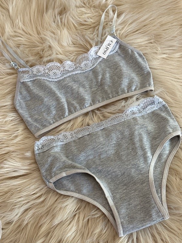 Producto - CONJUNTO LORE NIÑA Y PRE ADOLESCENTE TOP Y BOMBI DE ALGODÓN GRIS