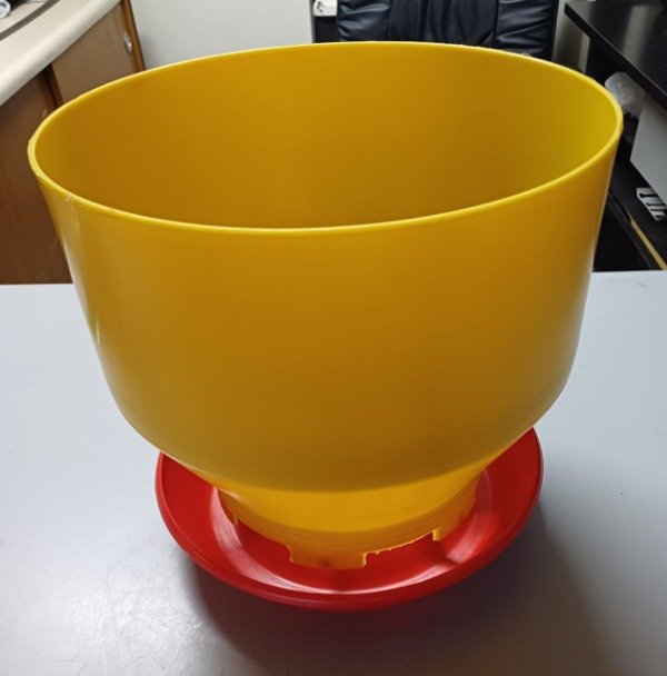 Producto - COMEDERO TOLVA PLASTICA BB 10KG