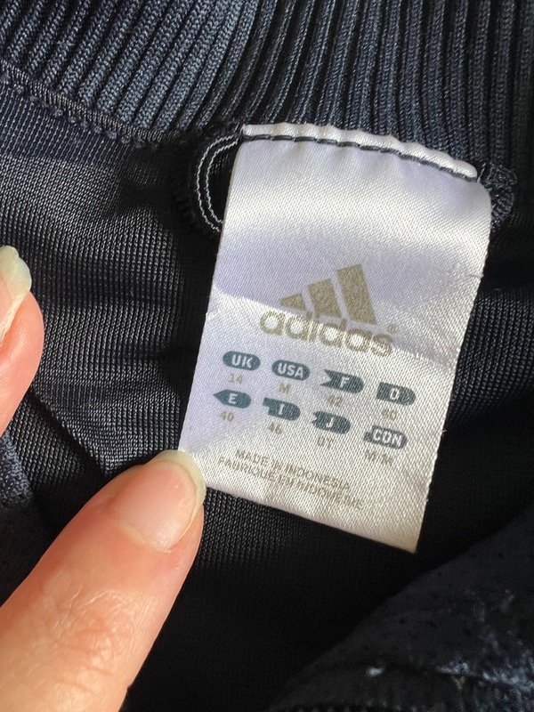Adidas campera azul marino — imagen 4