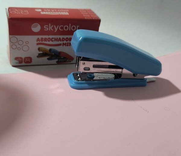 Producto - Abrochadoras celeste mini skycolor