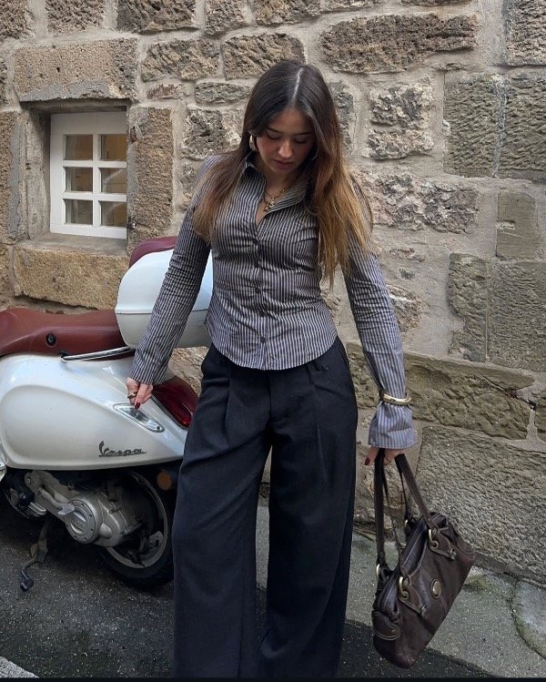 Producto - Camisa entallada linea Bershka Talle XS