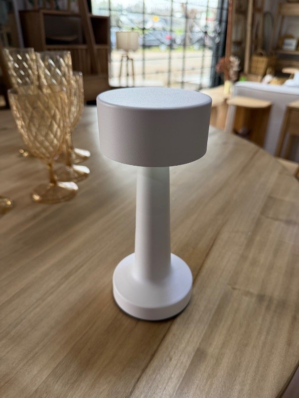 Producto - Lámpara forma hongo blanca