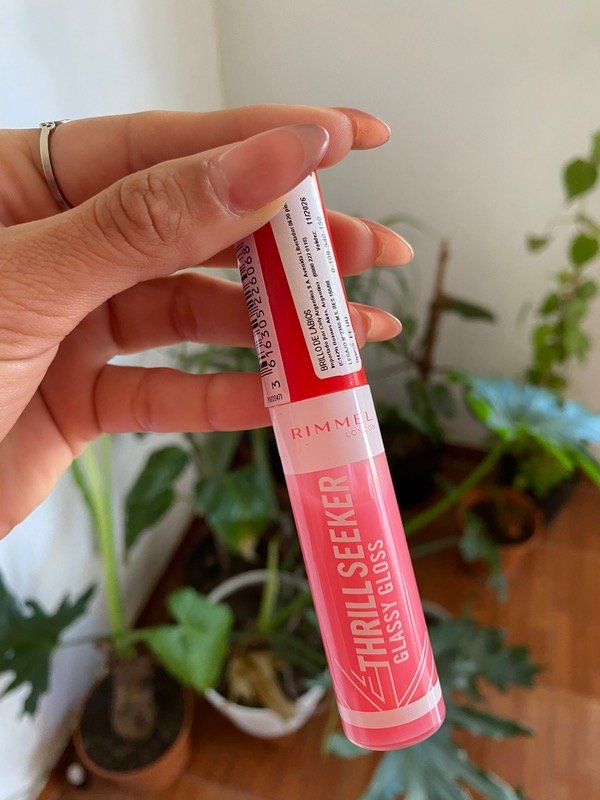 Producto - Labial Thrill Seeker Glassy Gloss Rimmel London(150 PINK CANDY)