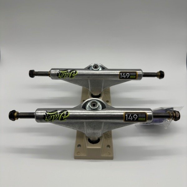 Producto - TRUCKS DATER HOLLOW 149MM