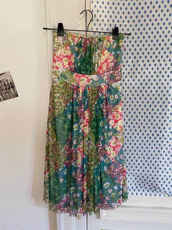 Producto - vestido strapples flores