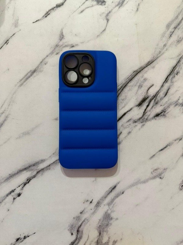 Producto - Puffer azul + cubrecamara negro